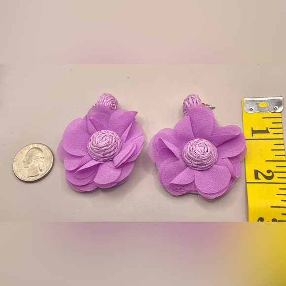 Purple raffia and chiffon fabric flower post dangle earrings. Pierced. Floral - Picture 6 of 6